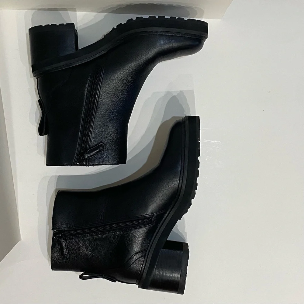 Woman's Boots Cole Haan Gillian Lug Bootie Black Leather Waterproof Size 7 - Picture 4 of 9